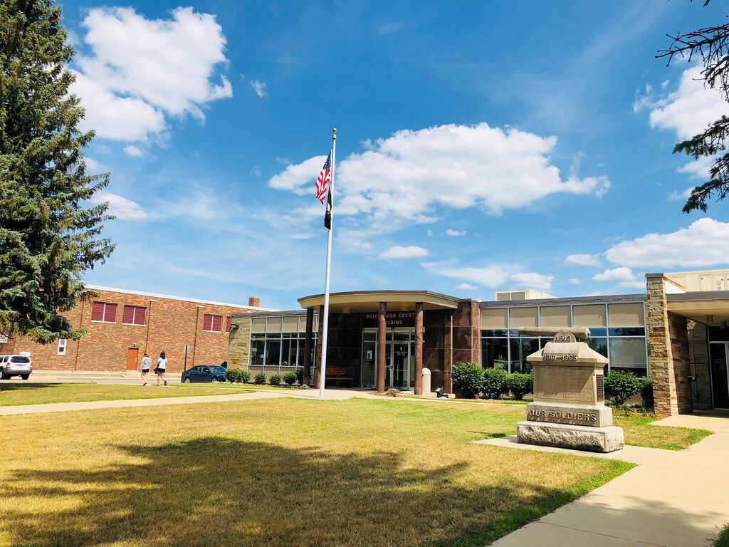 Roscommon County Courthouse In Roscommon Michigan Built In 1963 Paul 